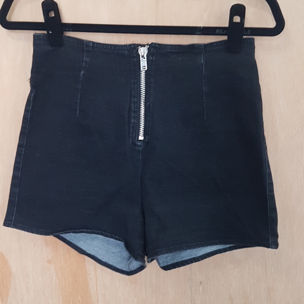 High rise lace up short